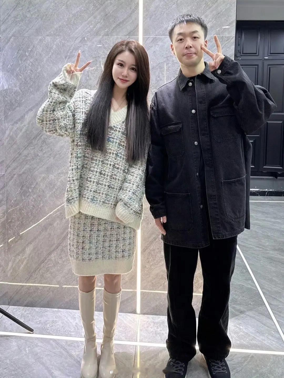杜海涛瘦了之后和药水哥变成异卵双胞胎了。。  为什么胖着的时候像两个人。。瘦了像