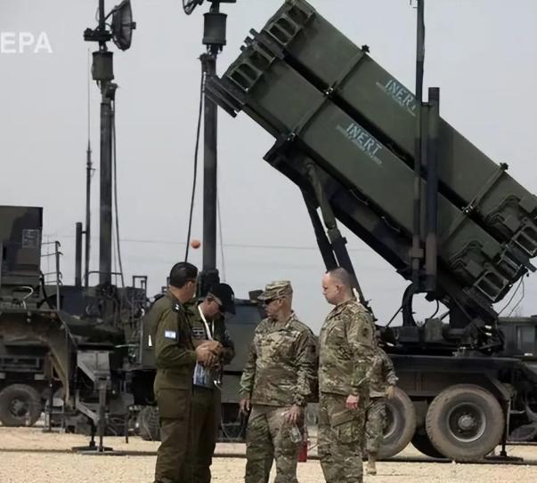 打一个被制裁了几十年、已很虚弱的伊朗，美国就搞得鸡飞狗跳，连美军部署在韩国的六台