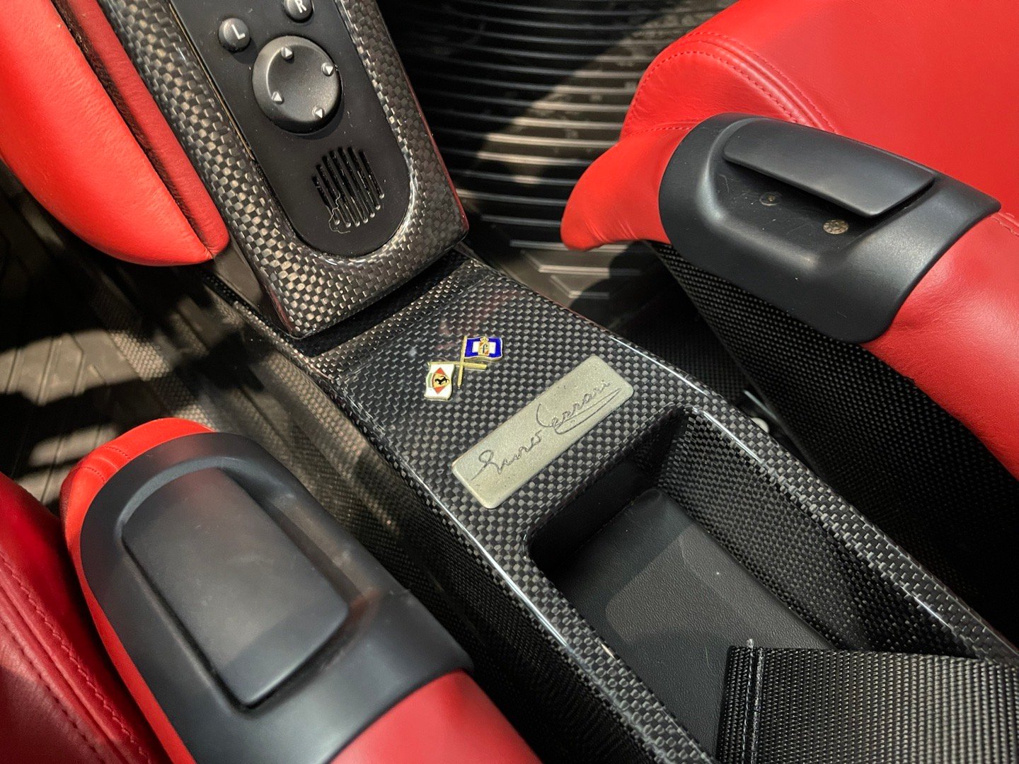 猜一猜国内法拉利ENZO的行情