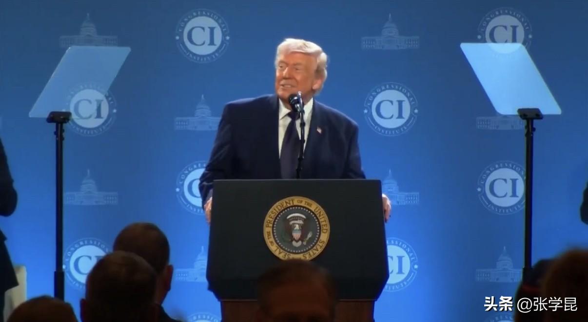 关于风力发电，特朗普又在造谣中国。

特朗普今天说：“中国造了所有的风力发电机，