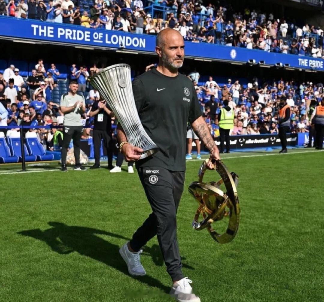 罗马诺消息，尽管有传闻，但热刺和马雷斯卡之间目前没有谈判。马雷斯卡依然是曼城下一