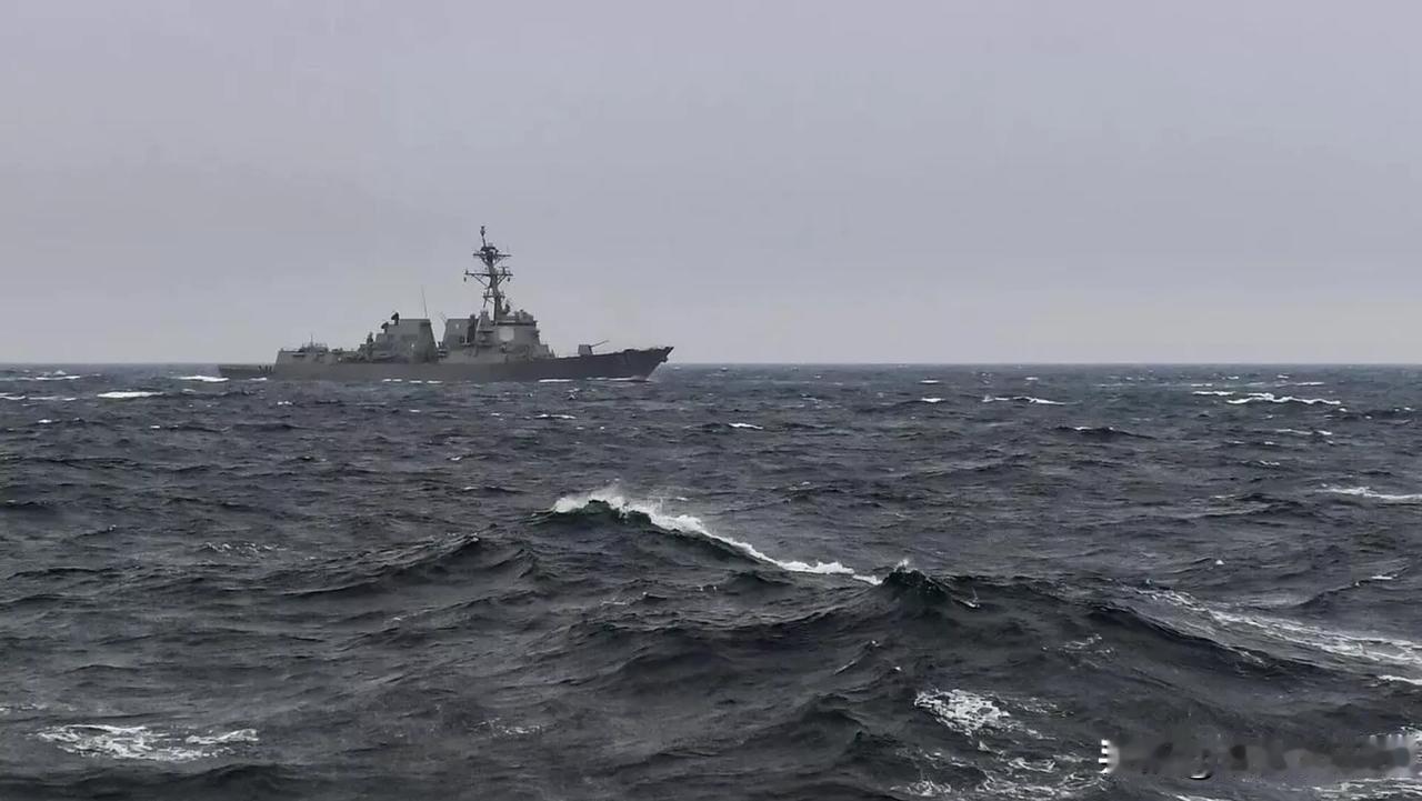 美军中央司令部：37 艘舰船参与对伊朗海上封锁

¬ 日本拟更改自卫队衔级称谓，