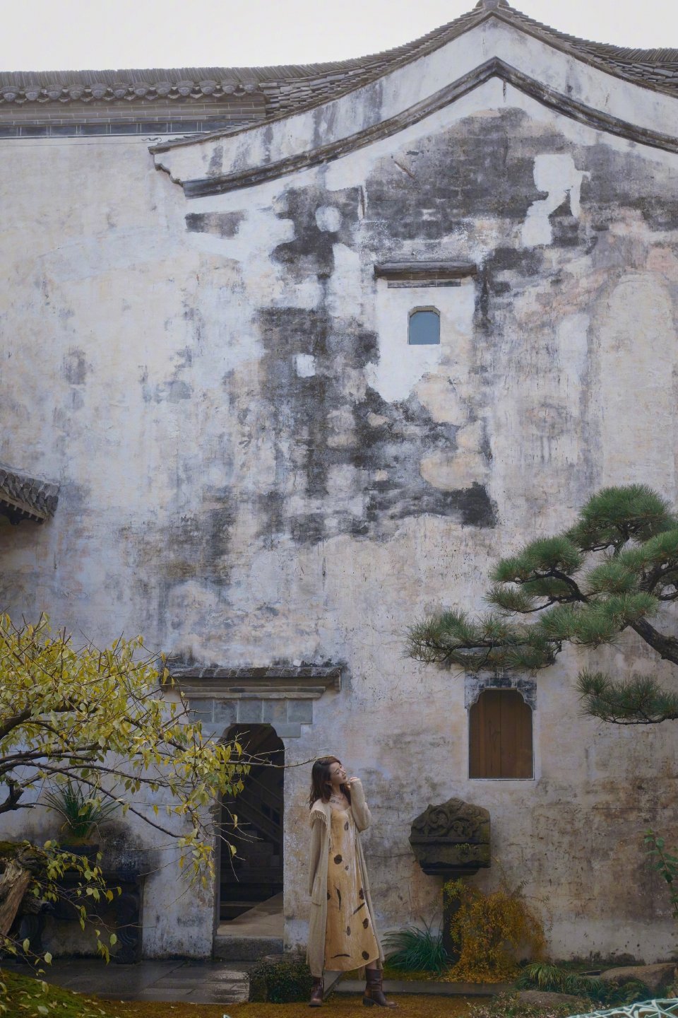 中国古建令人惊叹1两黄金竟能贴满3套3室1厅 飞檐上的鎏金纹饰超精致，古人用极致