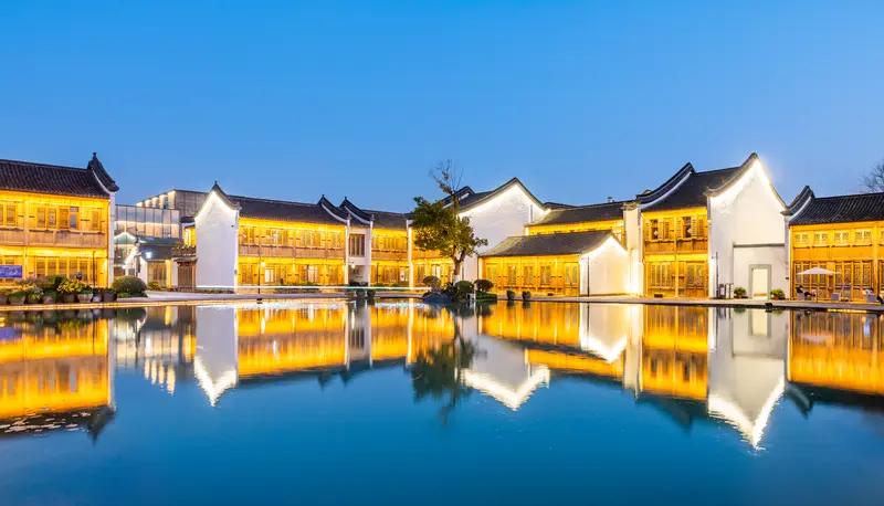 人生匆匆，就像一场没有返程票的旅行，我们常常会迷茫，不知何去何从。

我有个朋友