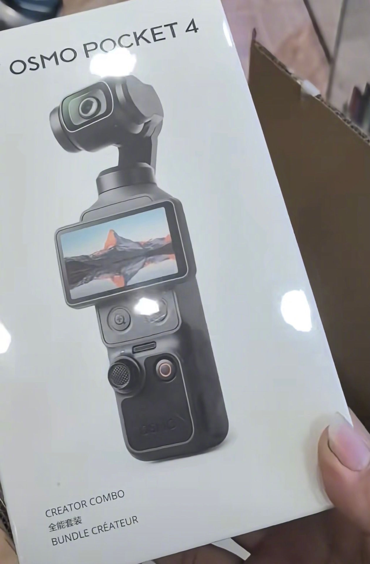 大疆pocket4还是单摄像头 