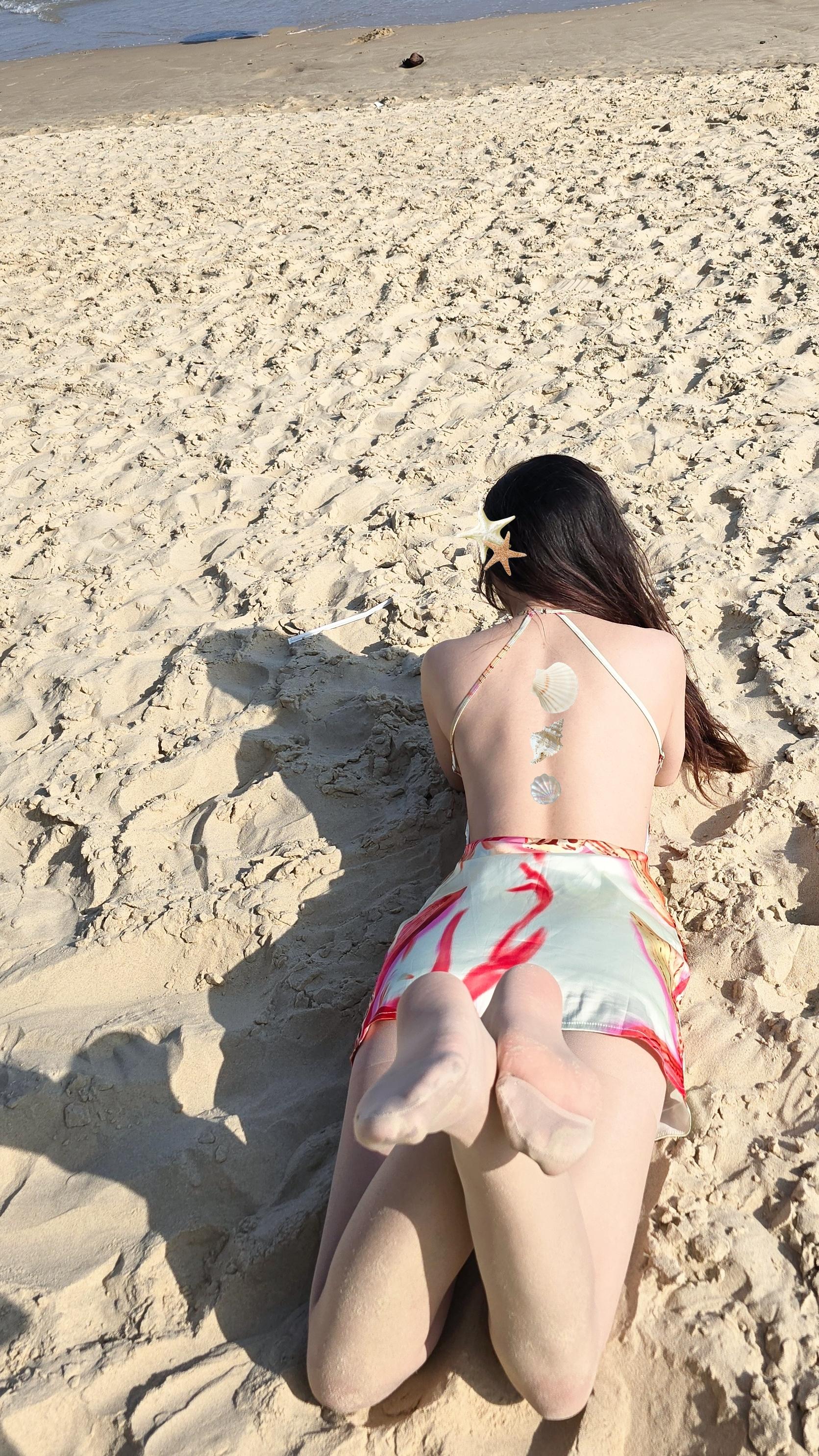 幸福的秘诀是 。有天我在沙滩捡了一个特别好的贝壳后 从此我不再踏入沙滩🐚