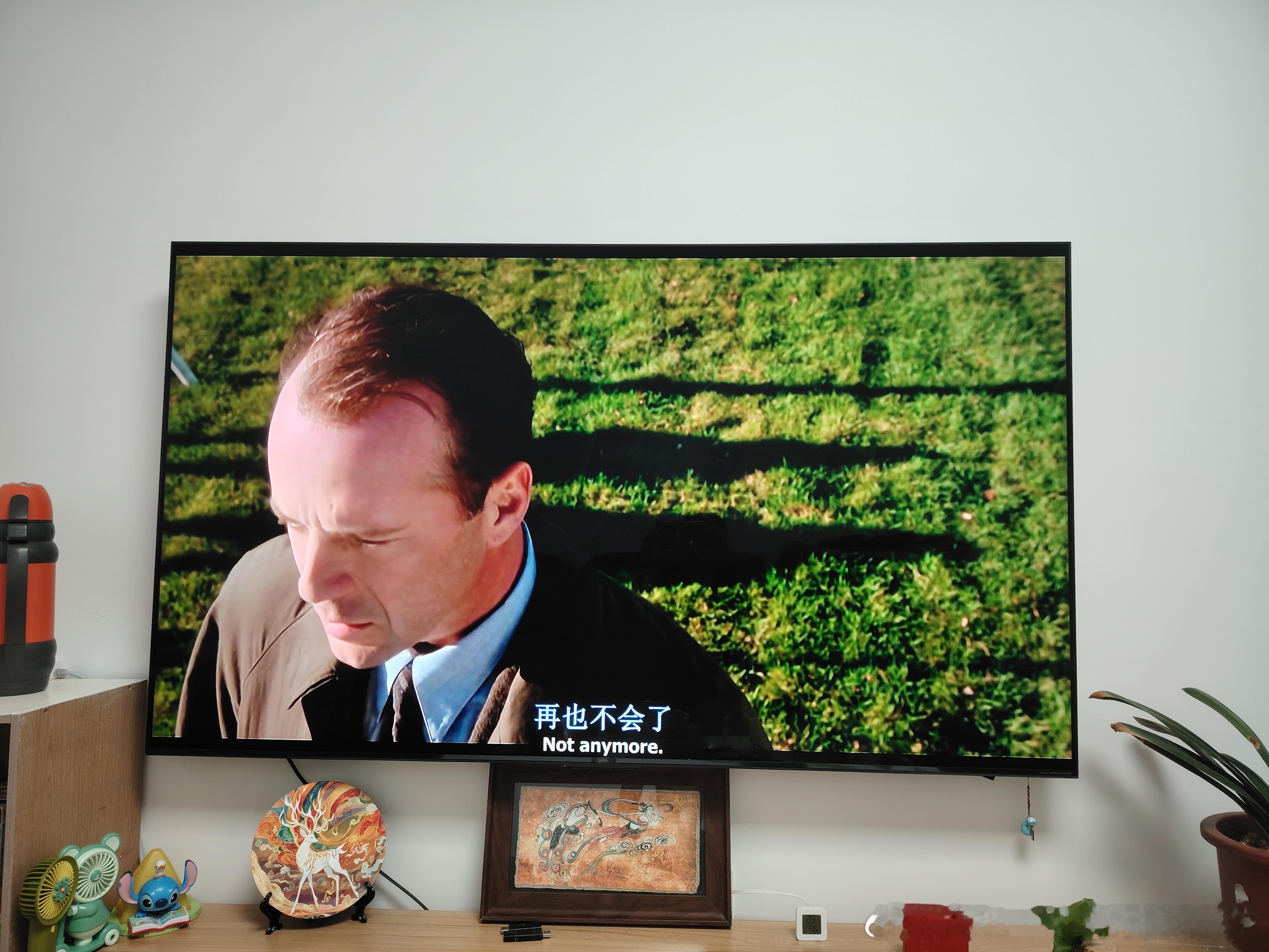重看《第六感》，依然被深深打动。看完影片后，我们都要问一句：“我们都还活着吗？亦
