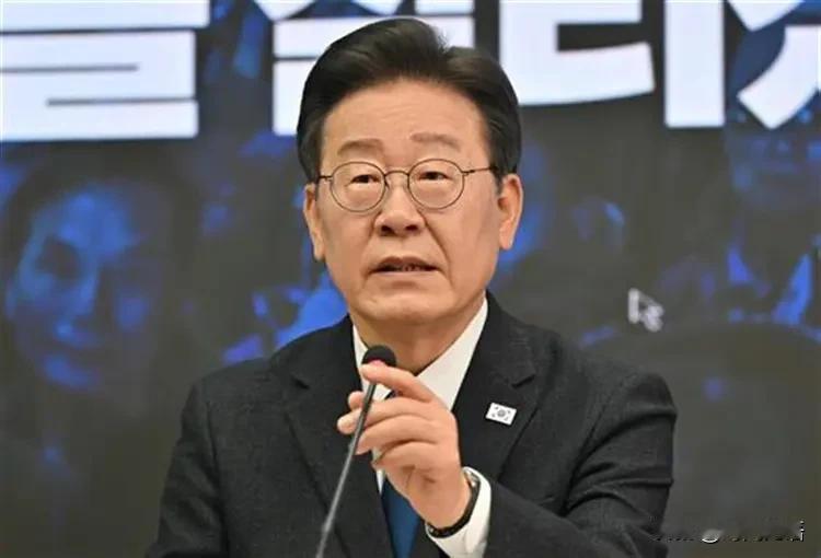 嘲笑李在明对特朗普示弱是没看懂韩国的近代史，韩国和日本一样，都是在亚洲活的最胆战