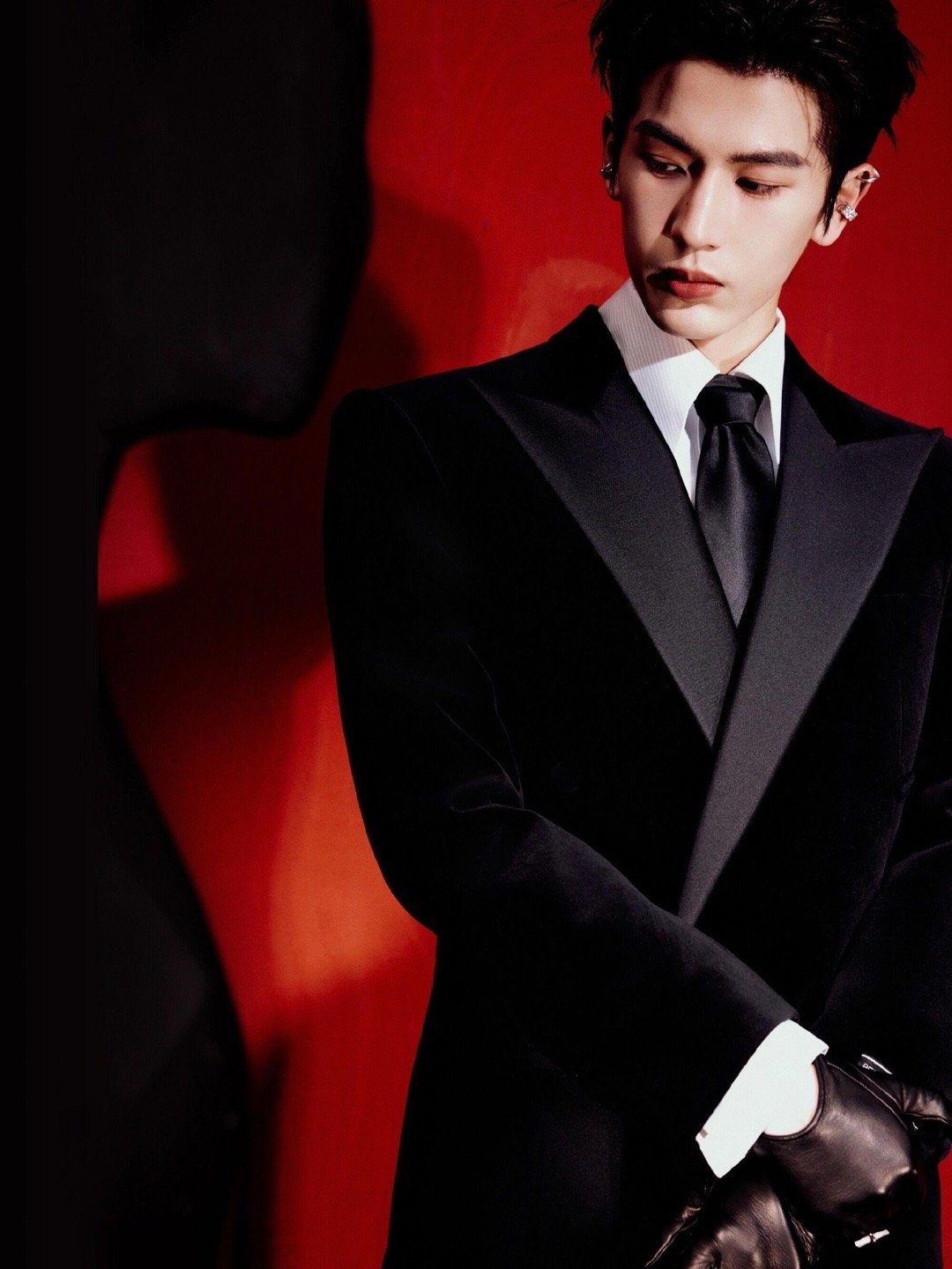 跨年男星阵容你最pick谁？同款高定西装系列本次跨年舞台四位男星的西装造型，是高