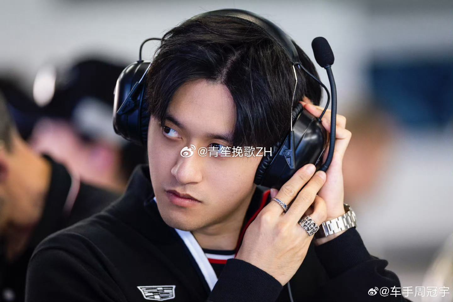 F1周冠宇完全猫奴来的上海格子旗嘉年华现场，周冠宇聊起猫咪“玉米粒”，眼神温柔到