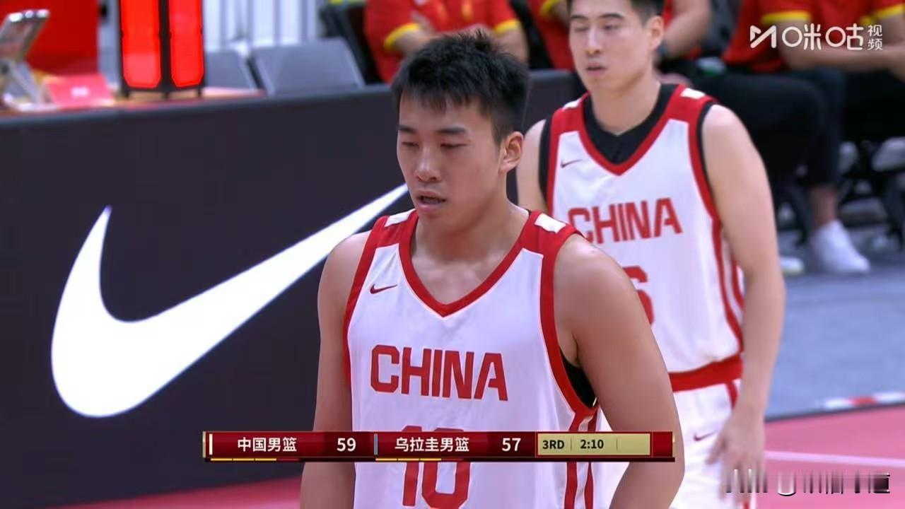 顺德站最后一场热身赛，对手是新西兰男篮，据说他们带来顺德的球员是即将参加世预赛的