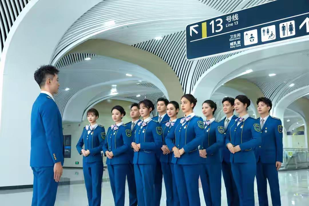新线开通有那些亮点？
根据探站和试乘的代表发出的图片来看，不是站内布局设计花样新