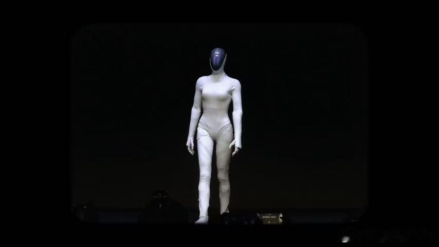 何小鹏回应为何没参加机器人大会何小鹏称要做替人干活的机器人 何小鹏没去凑机器人运