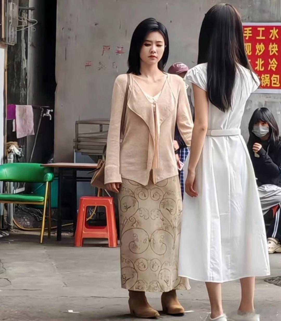 白鹿真的没有时尚感，气质好土 ​​​