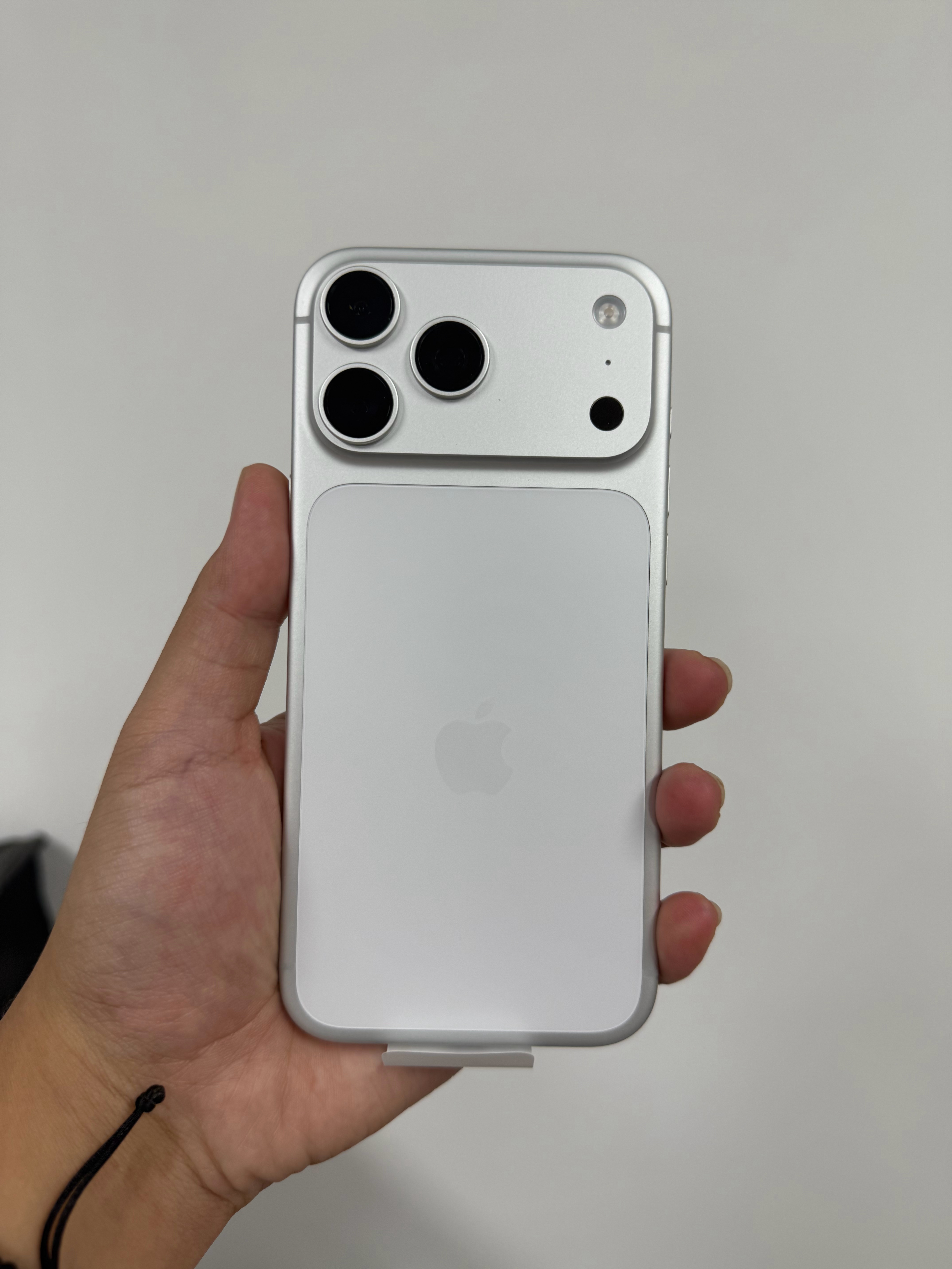 iPhone 17系列三星屏占比真不高，G9N更是少之又少，反正收了十几台二手了