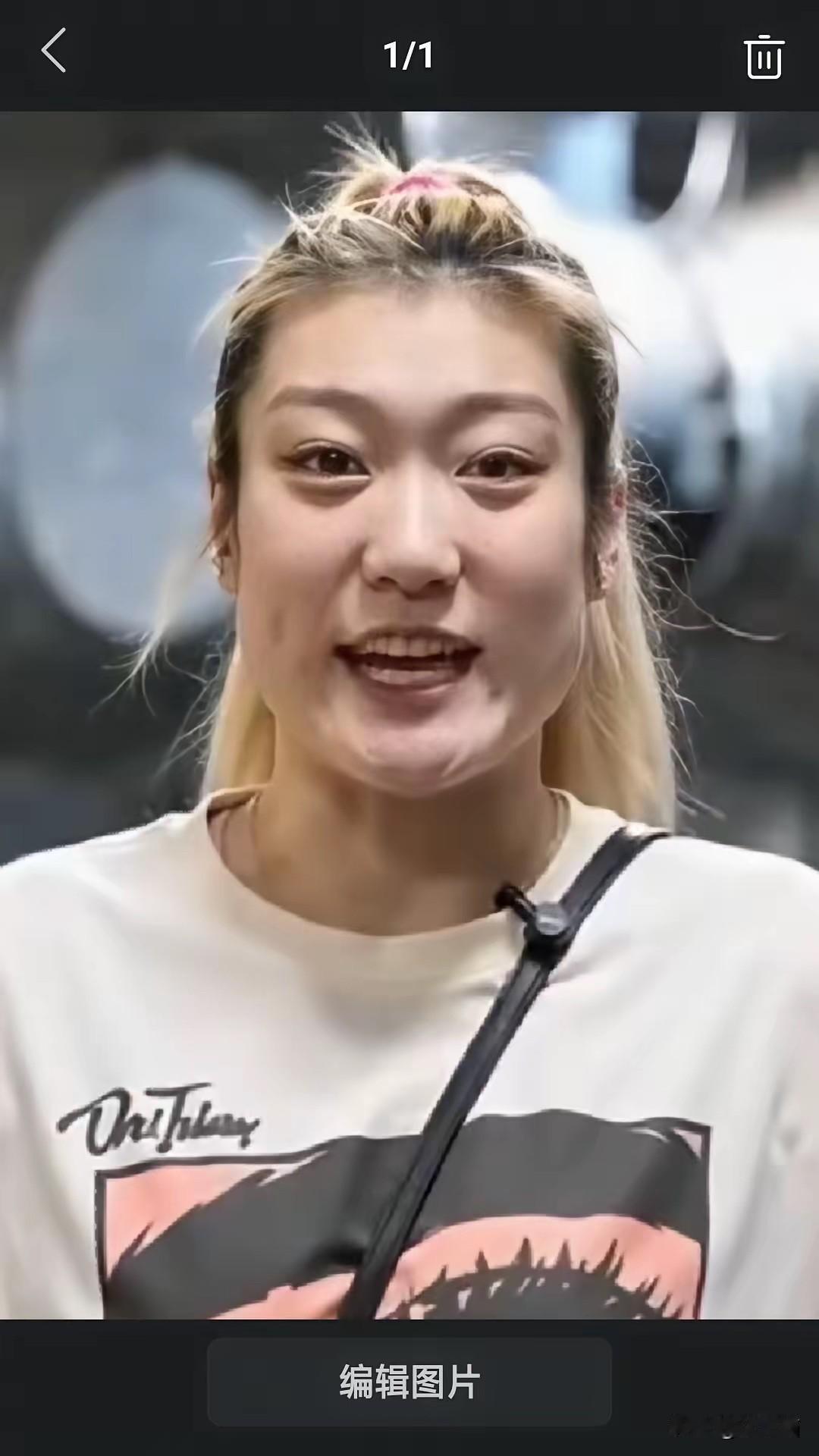 李梦这条动态，说“训练成果即将展示”
很多人担心她空窗期太长状态没了，职业球员最