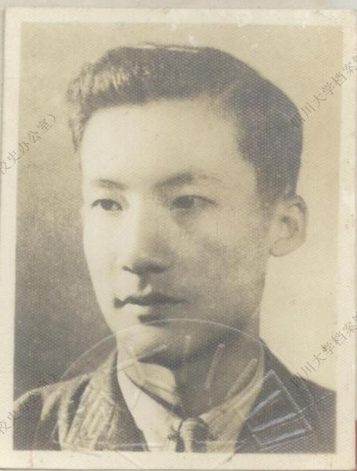 1949 年，毛人凤下令处死朱君友。临刑之际，押解他的两名特务频频朝他摇头使眼色