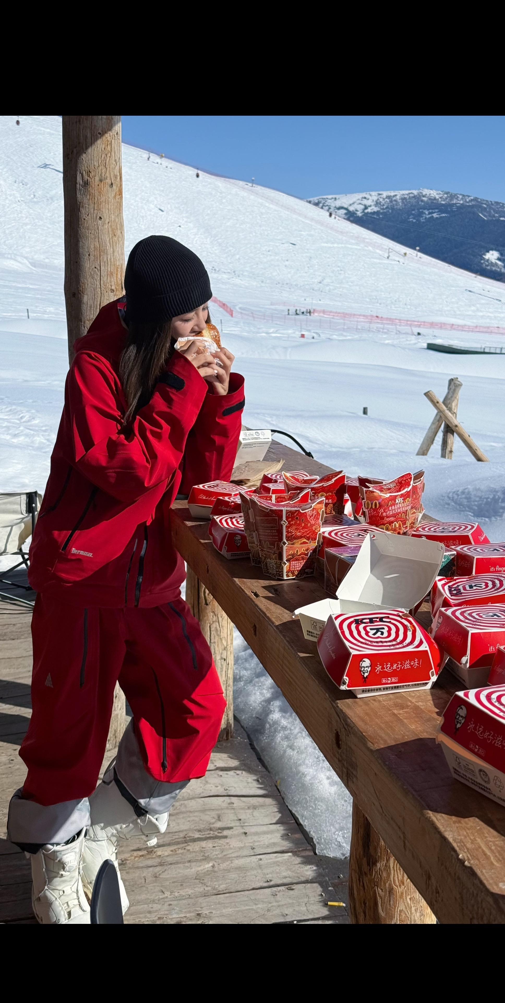 这个世界坏坏的 还好我也不是什么好东西