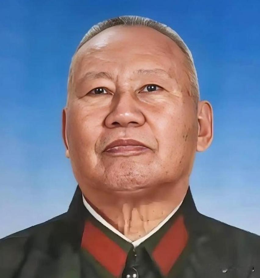 1978年，原空军副司令张积慧被撤职。被关了两年后，转业的他，到成都420厂当副