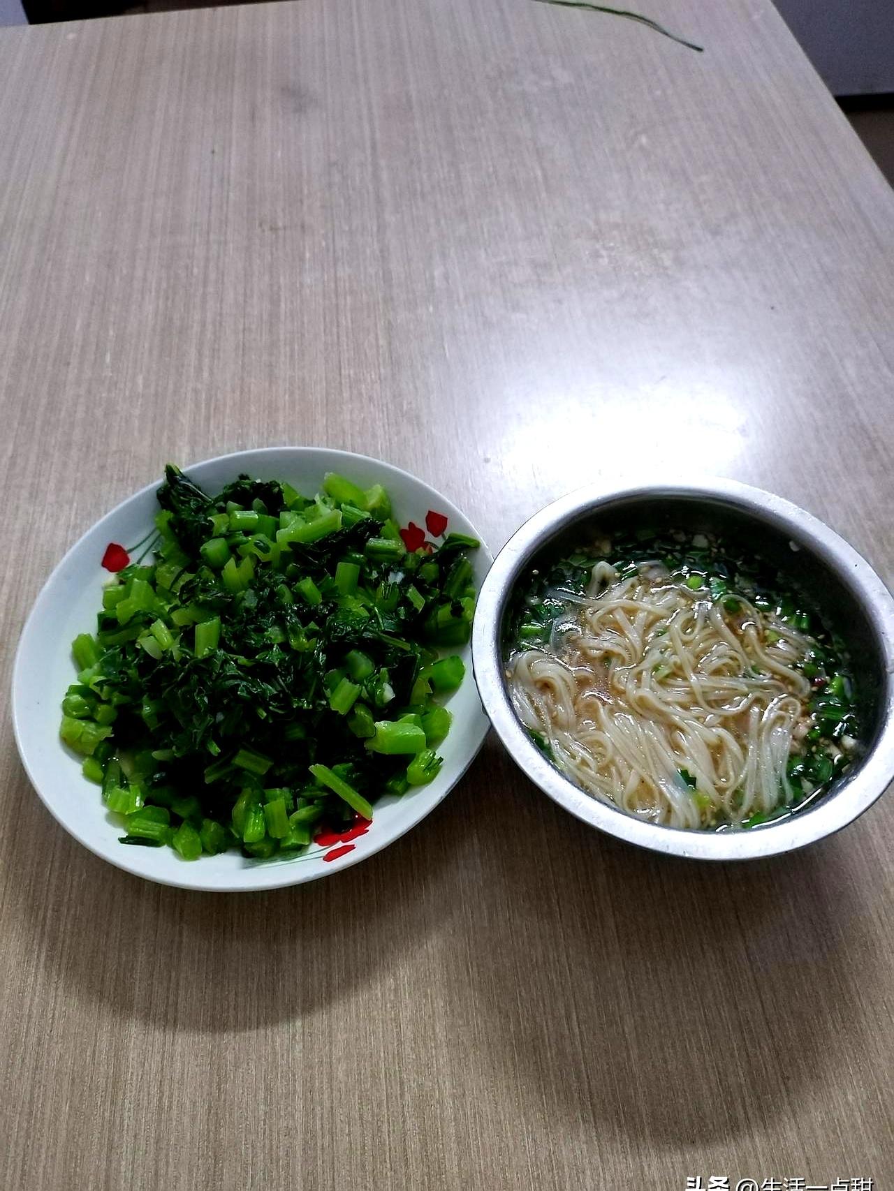 10月底了，老公却为1650元的灵活就业社保发愁。
这个月他只干了3天半，到手还