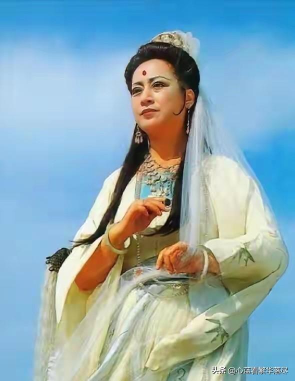 左大玢扮演观音菩萨的时候，她当时的年龄已经有40岁了，据说当时有很多人都说左大玢