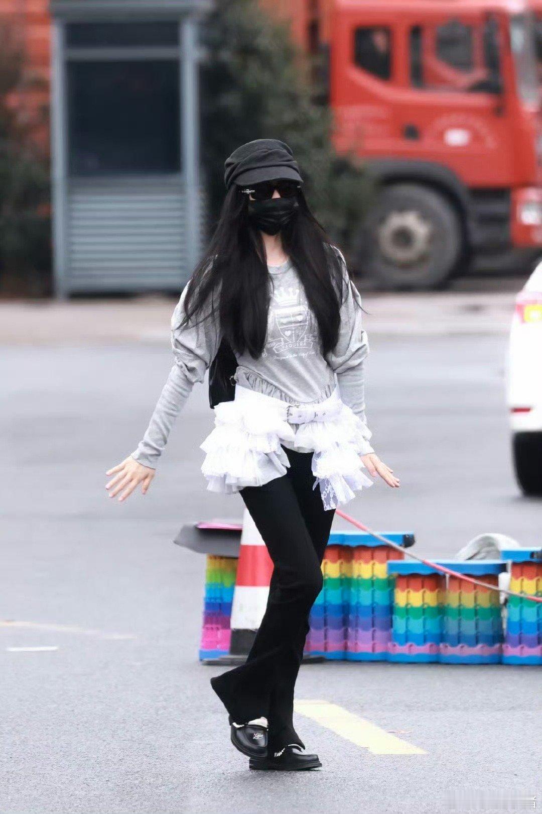 虞书欣《云初令》今日饭拍路透～甜酷少女欣虞书欣云初