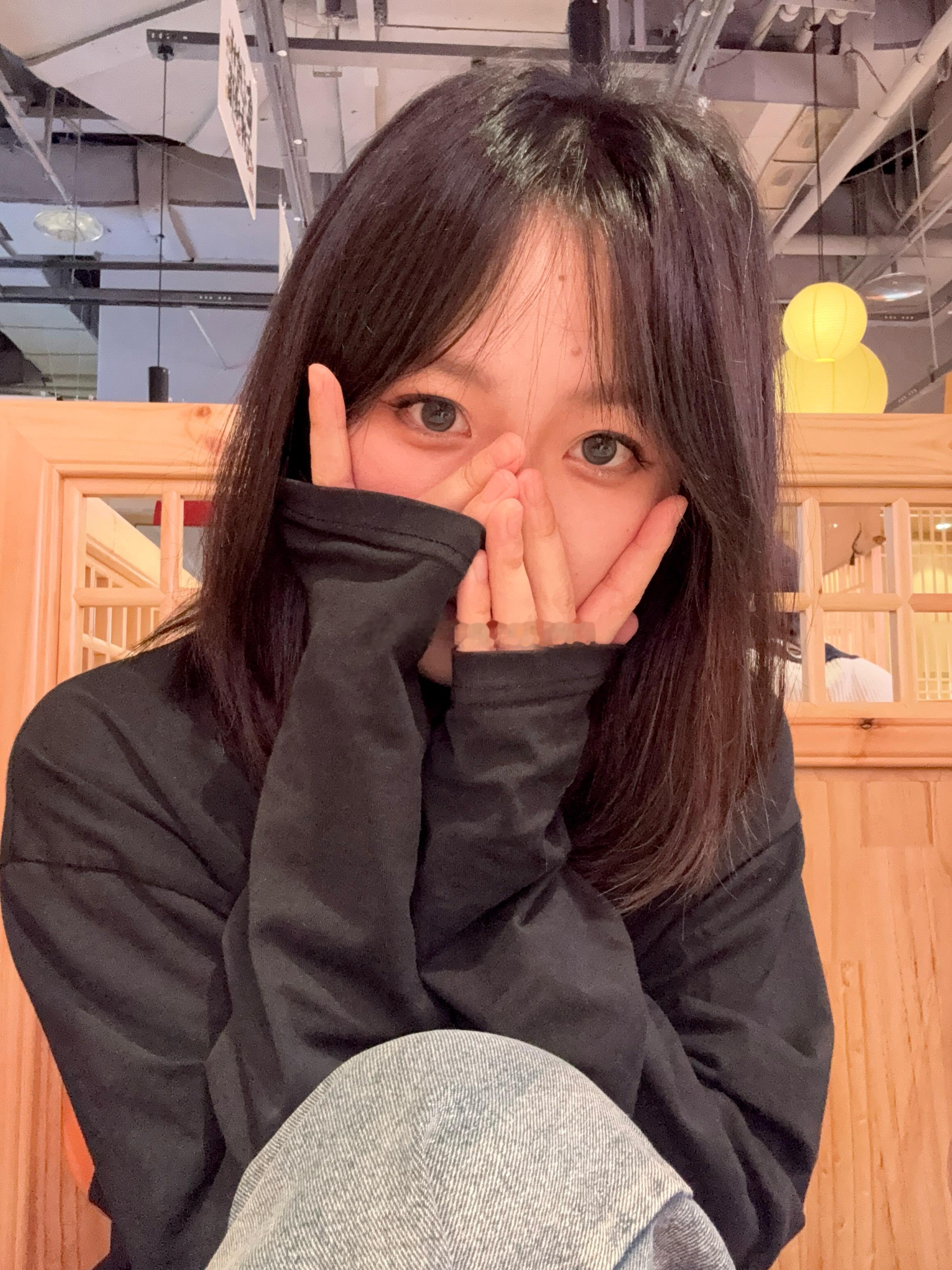 董小姐盛行的时候刚开始懂得喜爱依旧怀念青春时期勇敢去爱的自己 ​​​