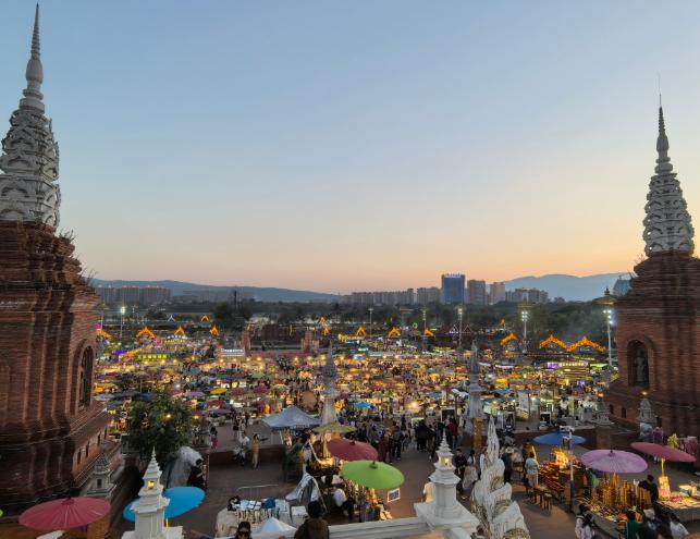 打又不打，和又不和，美国到底要怎样？现在的情况是美国又想谈，又不想让步，以至于伊