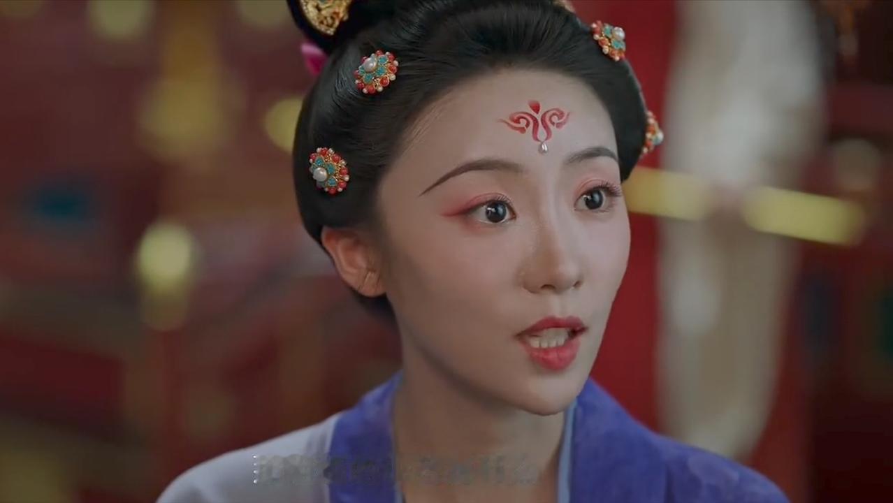 本以为太妃秦筝是王者，结果却是个青铜，要不是叶璃亲自演示画龙祈雨，她一辈子都要被