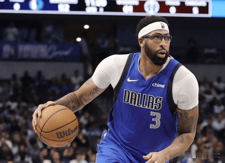 浓眉这是要强势回归了！据名记Marc Stein报道，他预计周四参加训练，争取复