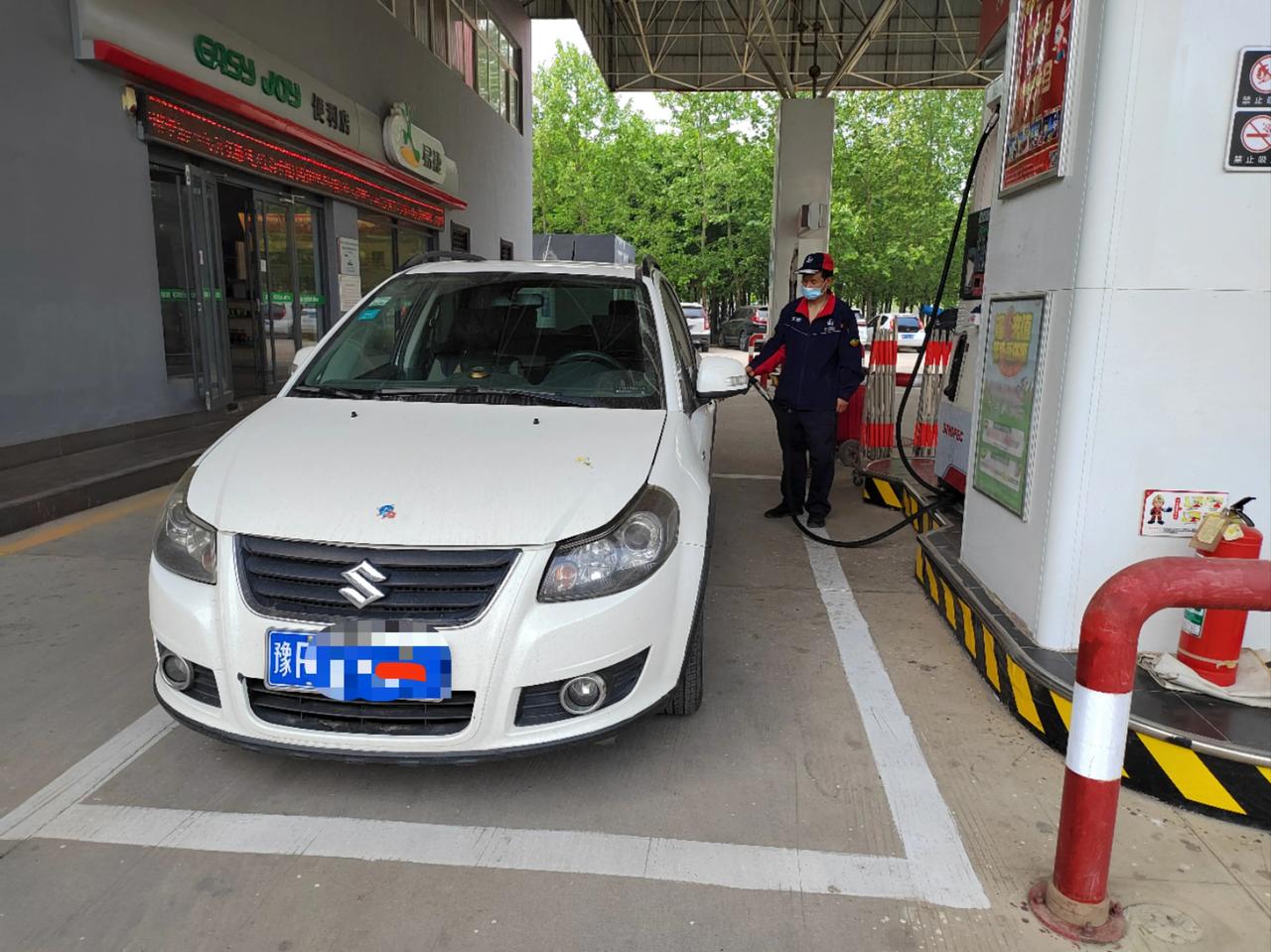 客户说：“我再也不想买二手车了，才找你们淘的车，这个车是我自己从北京亚市一个车商