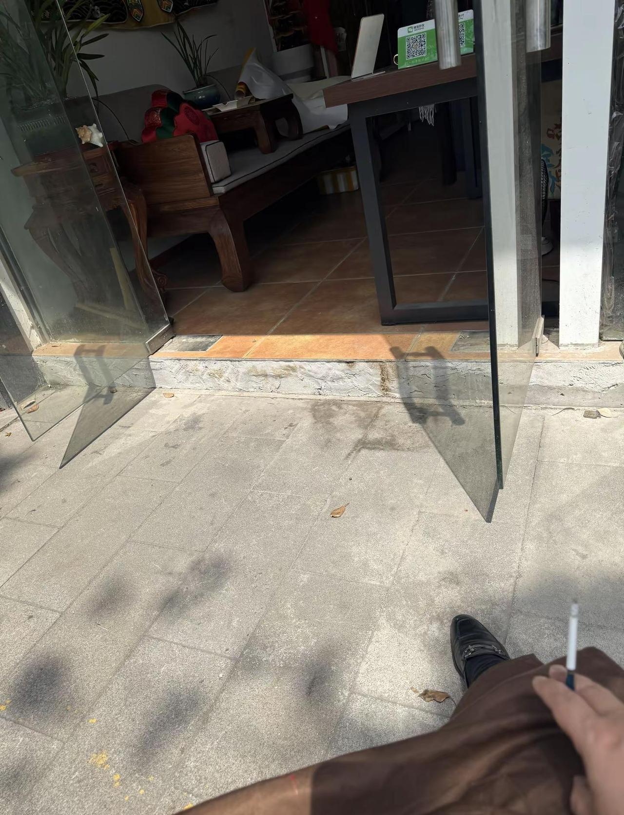 上海的天气终于是可以晒太阳了。晒个太阳 好天气 店铺周边环境视频