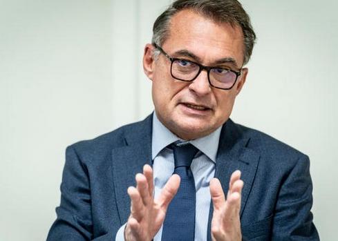 德国央行行长威胁：准备好了对中国报复
 
11月7日，德国中央银行行长、欧洲央行