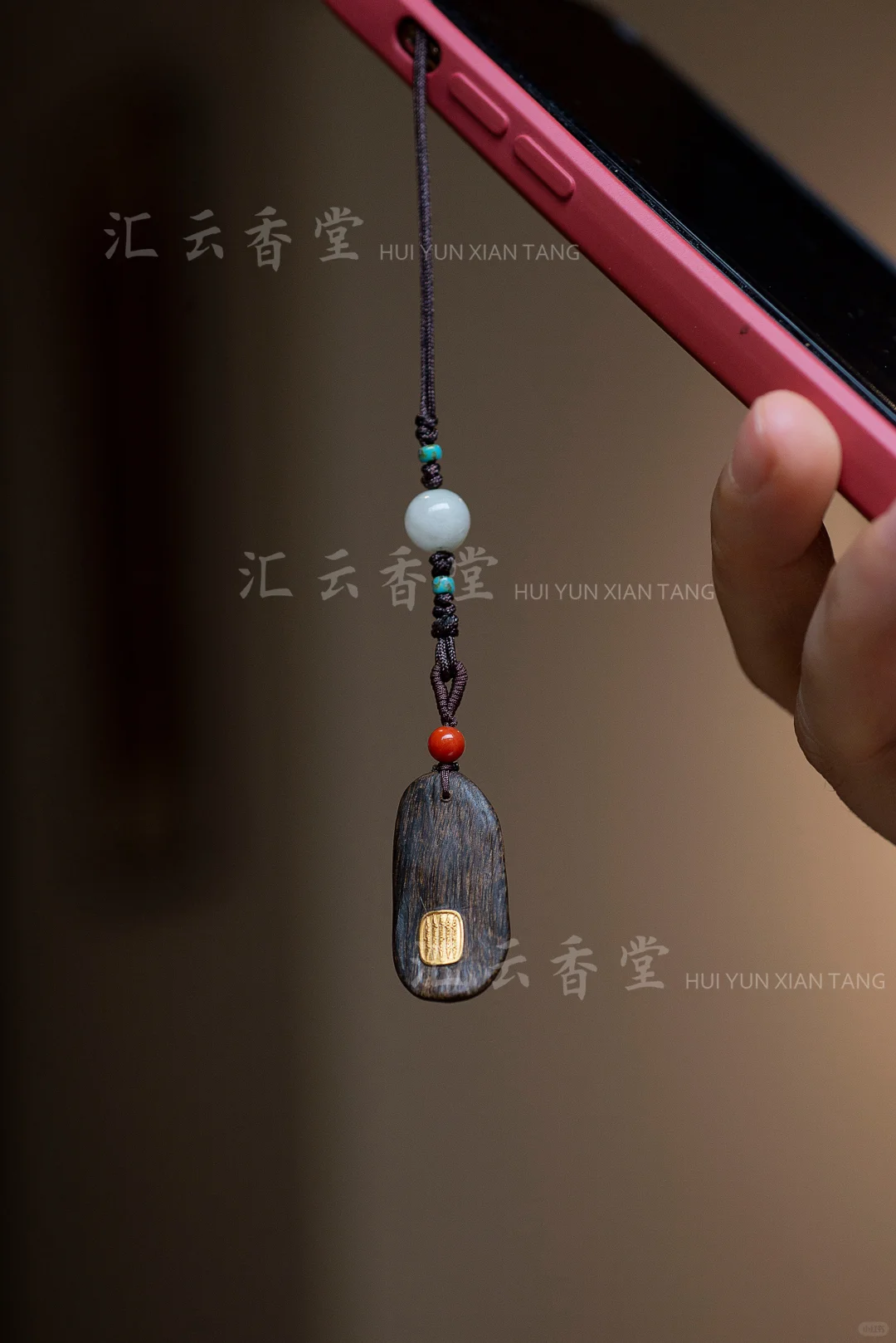 沉香镶嵌18k金【扎基拉姆】 手机挂吊坠