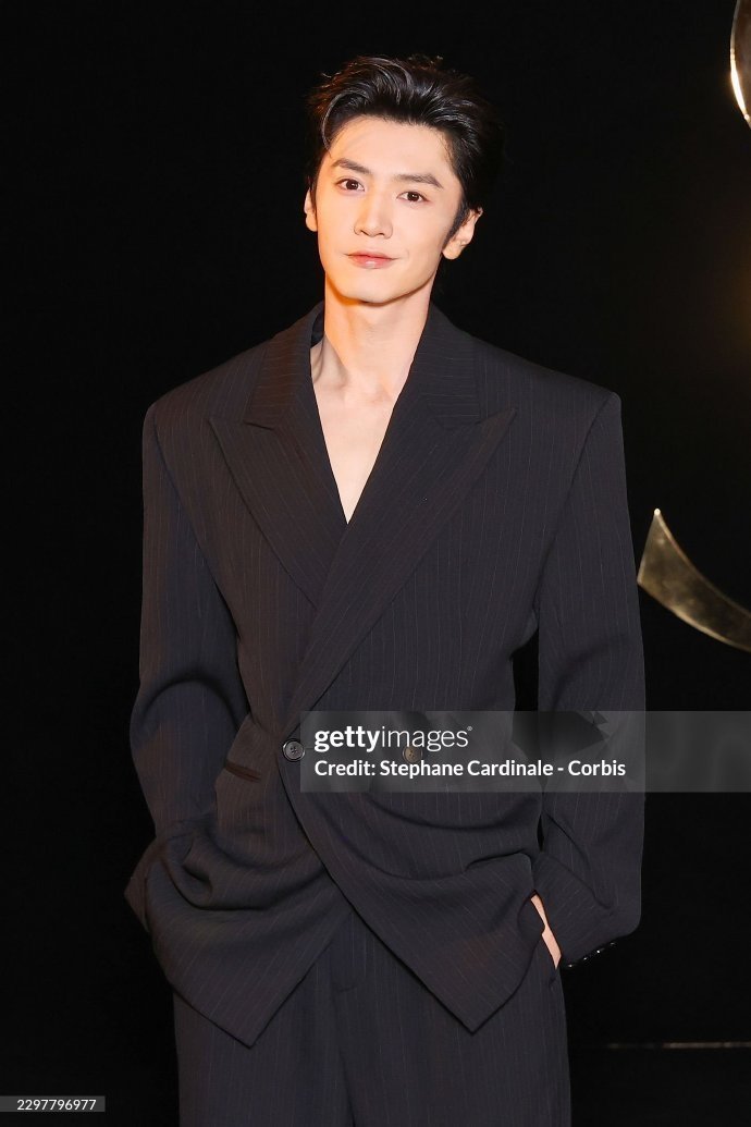 陈哲远李昀锐G社生图大早上被陈哲远帅醒了陈哲远闪耀夜巴黎陈哲远闪耀夜巴，大早上被