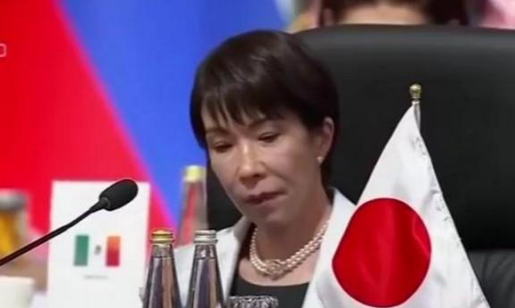 别再拿俄乌冲突的剧本套中日博弈，南京30万亡魂731细菌战的旧账还压在那里，这种