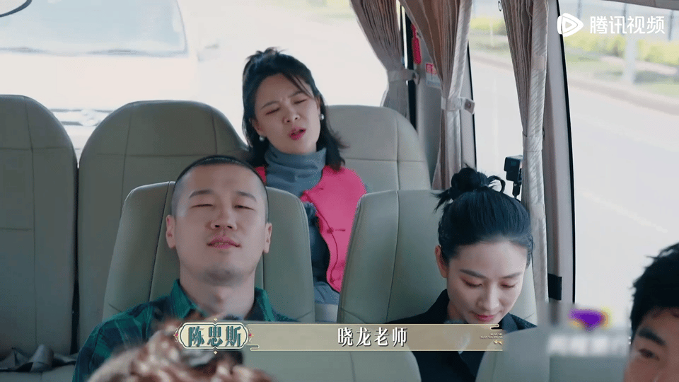 #曹贵人贴脸开大眉姐姐温太医#看到曹贵人在节目中的表现，我真的会笑疯，贴脸开大已