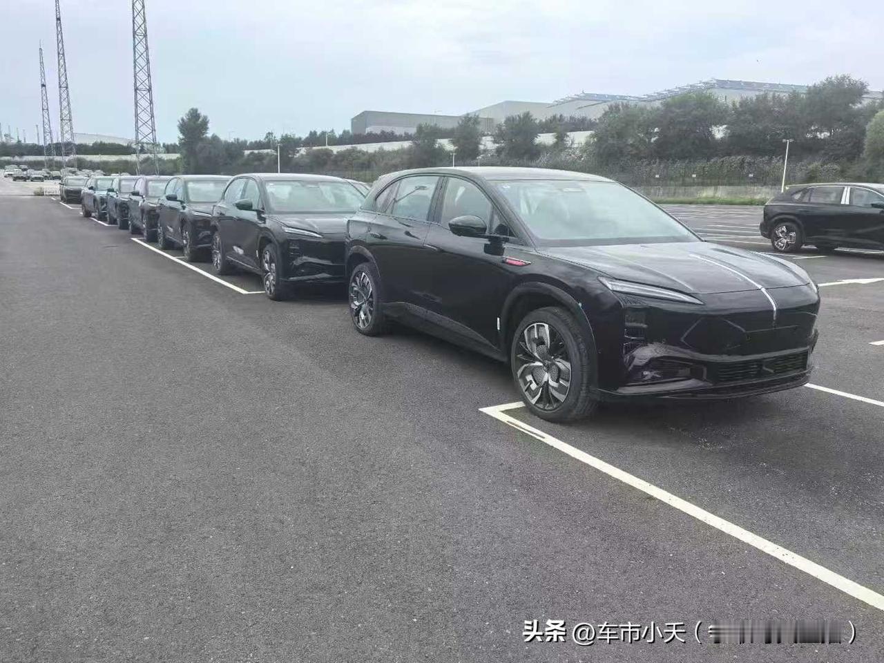 红旗的天工08现在的优惠挺多的，降价幅度比较大。目前市面上比较多的是680四驱版