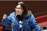 金门县党委陈玉珍曾说：“金门县属于中华民国，解放军要收复金门让我们投降的话，我会