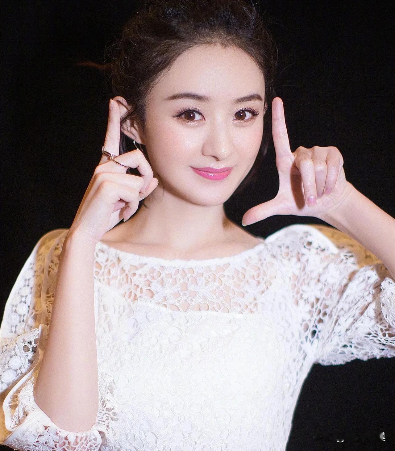 #最爱的影视演员#我最喜欢的影视演员是赵丽颖。赵丽颖是中国内地知名女演员，她以出