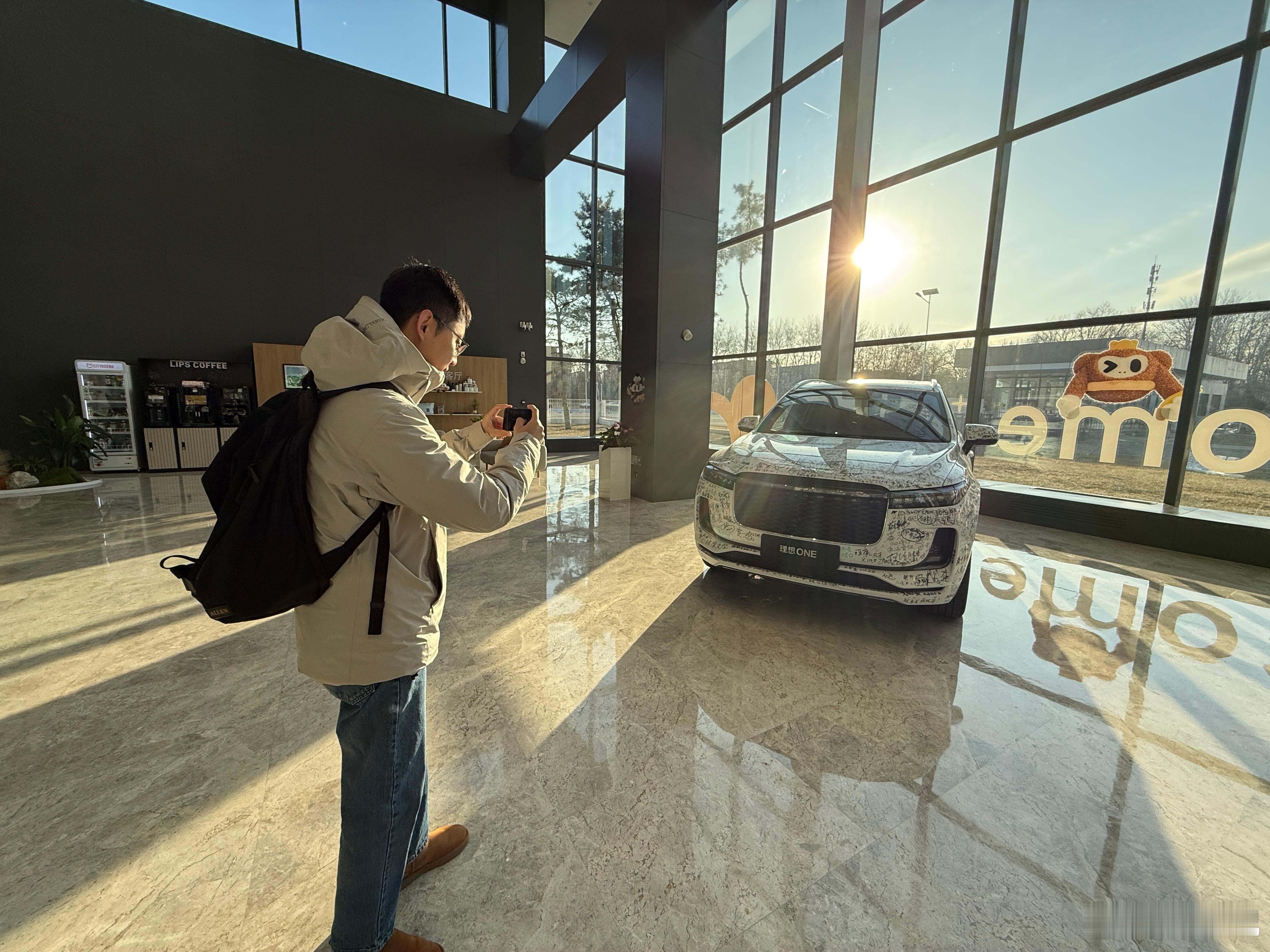 他又来蹭流量，还说是老汤哥说的这是流量密码理想汽车理想ONE