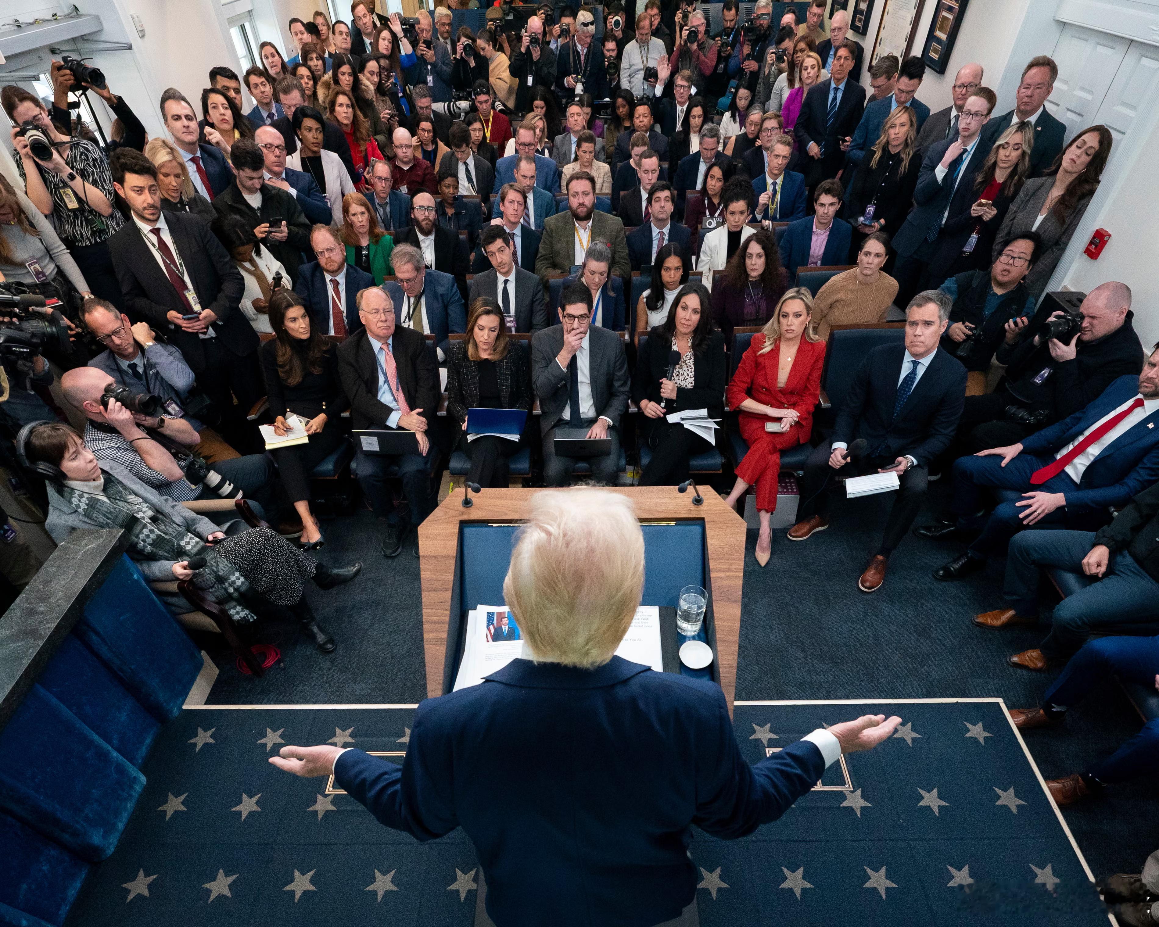 【白宫网站推出新板块，严厉谴责媒体“带有偏见”的报道】（卫报）白宫在周五推出了其