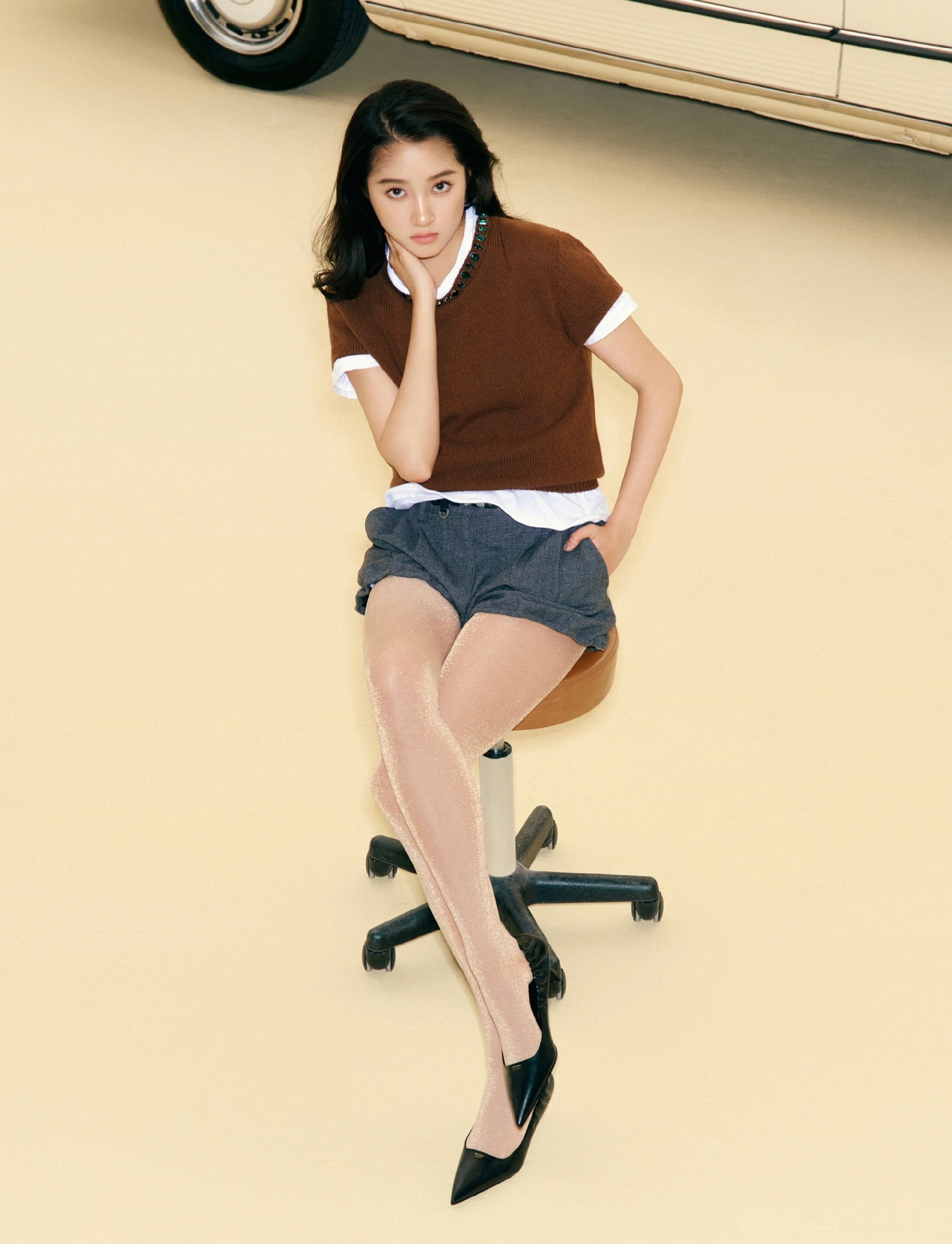 关晓彤，Wonderland十一月刊，运动感穿搭封面大片。关晓彤