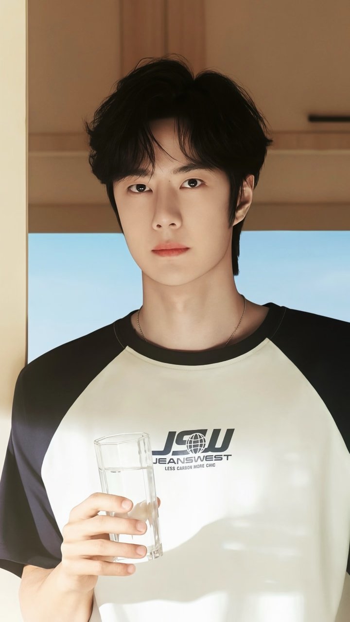 乐华旗下艺人商业价值TOP8：TOP8 毕雯珺TOP7 韩庚TOP6 朱正廷TO