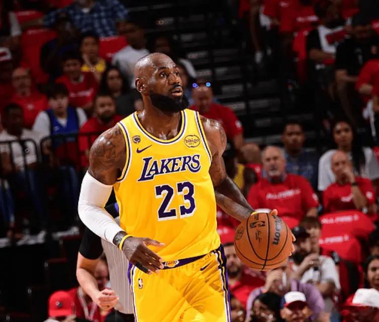 篮球  ESPN专家团12人全部预测火箭淘汰湖人，目前湖人3-0领先火箭04月2