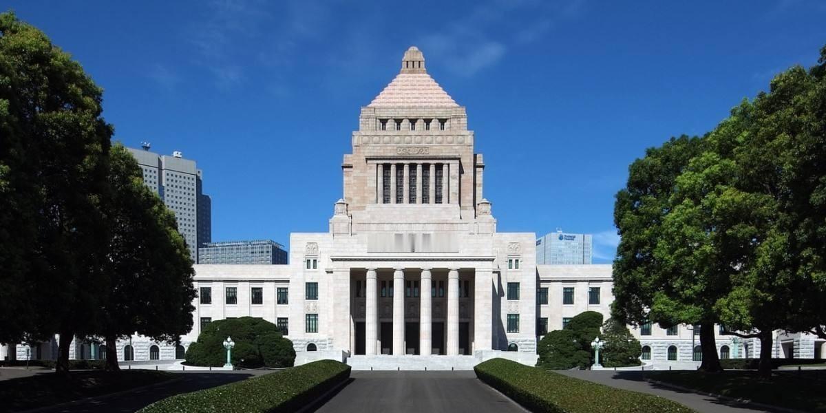 日本遗产税就是一台合法的抢钱机器。去年的日剧女王中山美穗去世，留下了20亿日元的