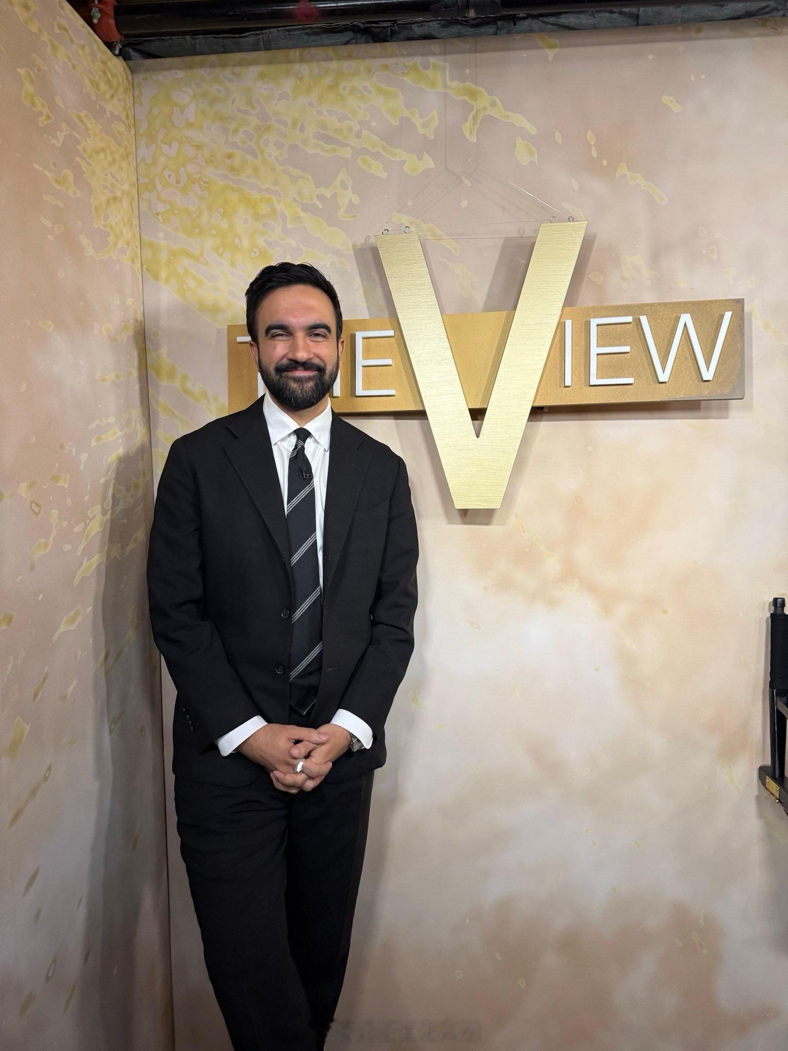 Mamdani上”The View”。[并不简单] ​​​