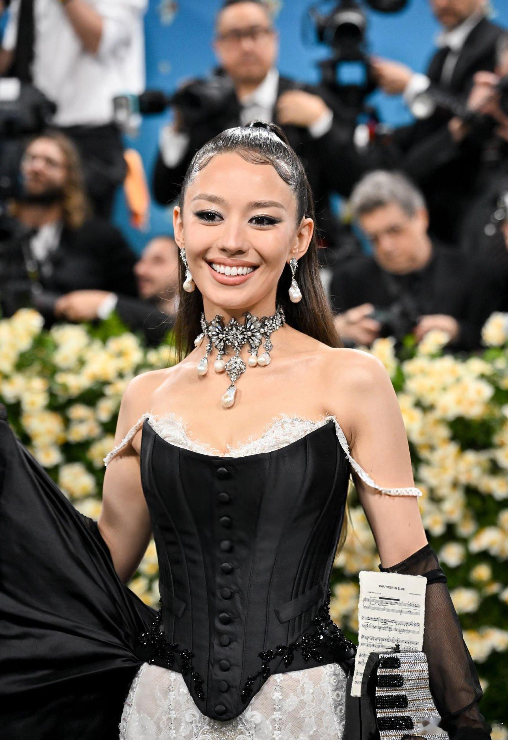 吉娜爱丽丝外网生图 ​​​