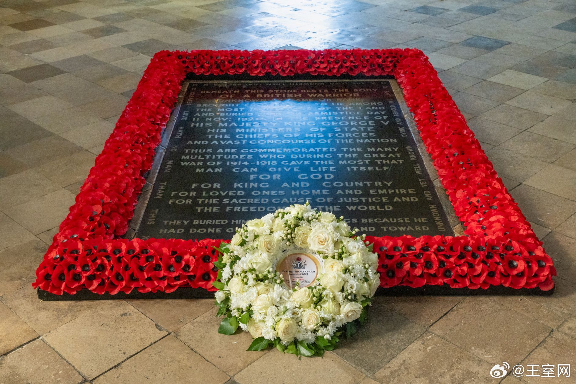 英国王室 🇬🇧🇳🇬3月19日，尼日利亚总统博拉·蒂努布阁下和第一夫人奥卢