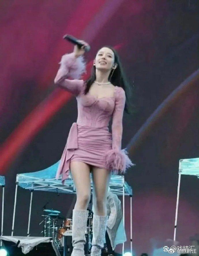 这是郎朗的老婆吉娜吗？ 